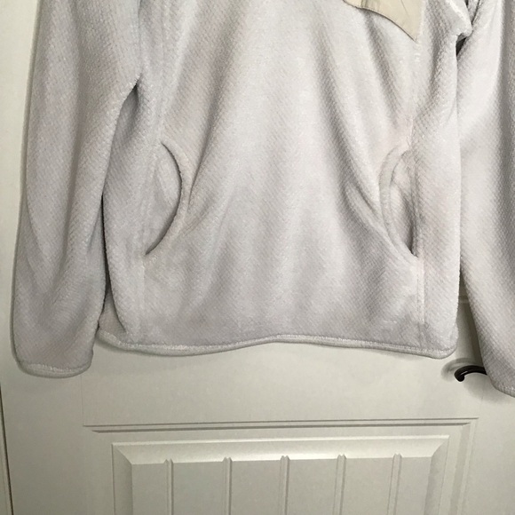 Patagonia Re-Tool Snap-T Fleece Pullover in Raw Linen - White X-Dye. - Picture 5 of 13